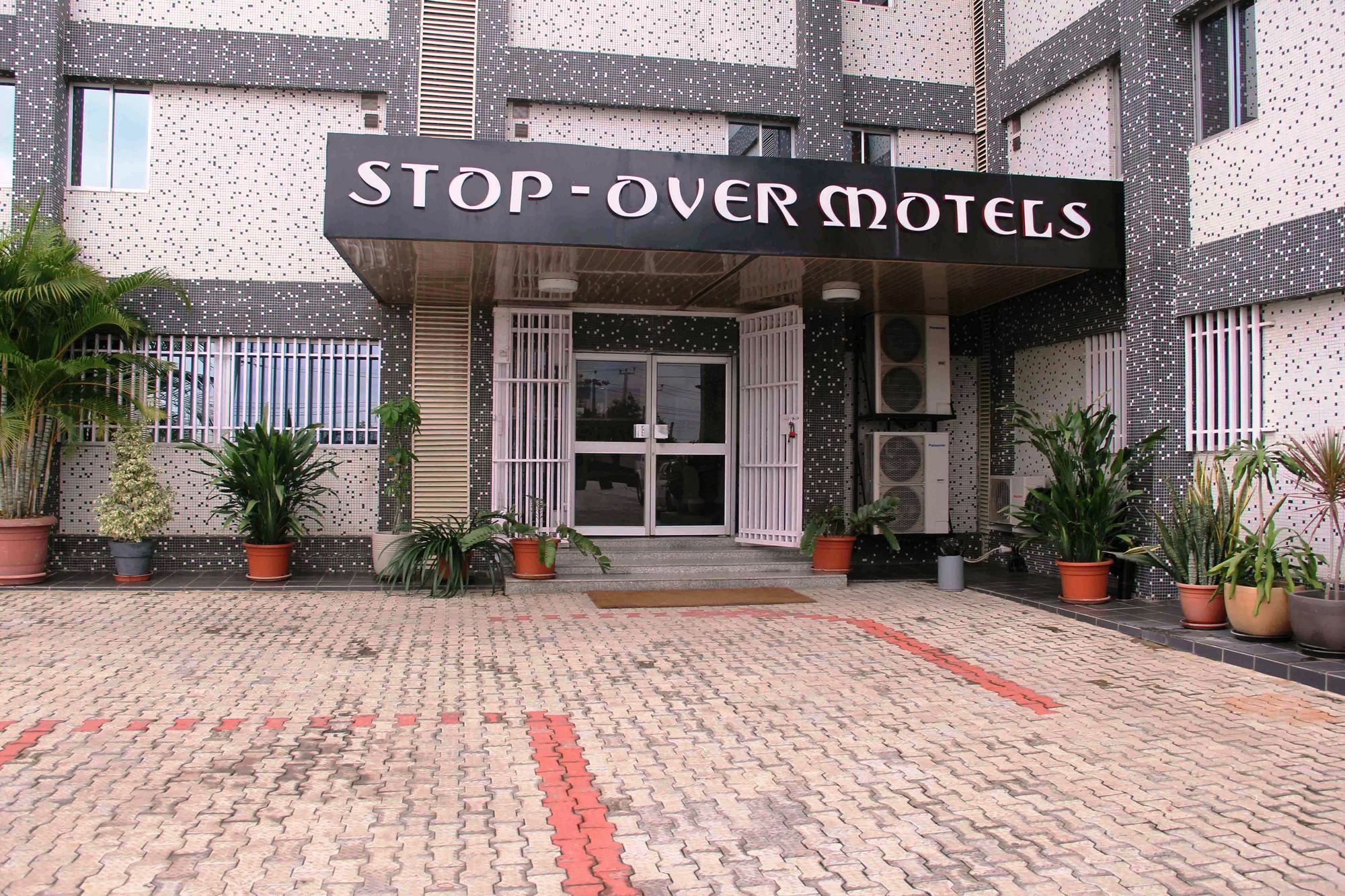 Stop Over Motels Lagos Zewnętrze zdjęcie